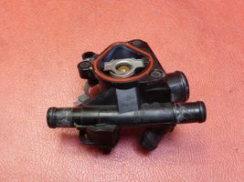 Nissan X-Trail T30 Boîtier de thermostat / thermostat 8200699392