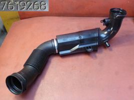 BMW 2 F46 Część rury dolotu powietrza 7619268