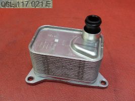 Volkswagen PASSAT CC Radiatore dell’olio del motore 06L117021E