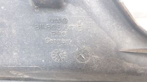 Audi 80 90 B2 Apakšējā bampera daļa (lūpa) 811805617B