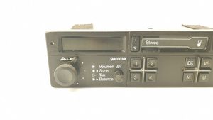 Audi 80 90 B2 Radio/CD/DVD/GPS-pääyksikkö 811035186