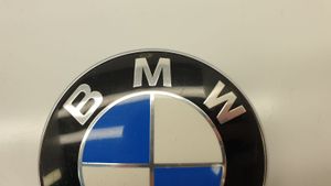 BMW 5 E39 Mostrina con logo/emblema della casa automobilistica 8132375