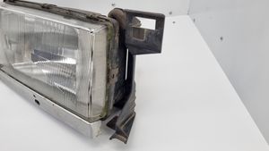 Volvo 740 Lampa przednia 1305239009