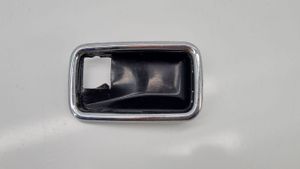 Mercedes-Benz COMPAKT W115 Tapa manecilla puerta trasera 1087660611