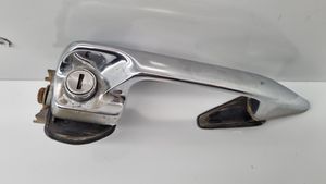 Mercedes-Benz COMPAKT W115 Poignée extérieure avant 1157600601