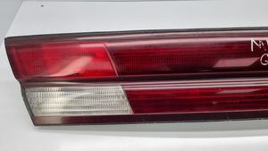 Nissan Maxima Lampy tylnej klapy bagażnika 4738B