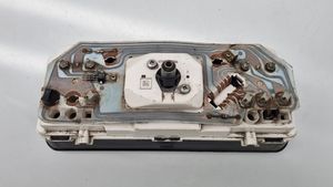 Opel Kadett E Compteur de vitesse tableau de bord 93154697SJ