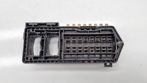 Volkswagen Polo II 86C 2F Module de fusibles 867937025A