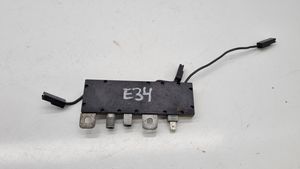 BMW 5 E34 Amplificateur d'antenne 1384421