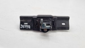 Volkswagen Jetta II Aizmugurējā pārsega slēdzene (ārpusē) 165827576