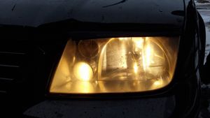 Volkswagen Bora Lampa przednia 96359700L