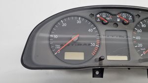 Volkswagen PASSAT B5 Geschwindigkeitsmesser Cockpit 3B0919881P