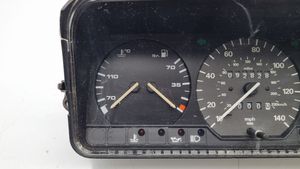 Volkswagen PASSAT B4 Spidometras (prietaisų skydelis) 357919033DH