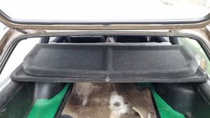 Volkswagen PASSAT B2 Grilles/couvercle de haut-parleur arrière 