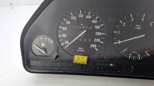 BMW 5 E34 Compteur de vitesse tableau de bord 1389490