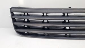 Volkswagen PASSAT B5 Front bumper upper radiator grill 