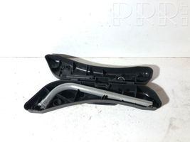 Audi A4 S4 B7 8E 8H Boîte à outils 8E0012111