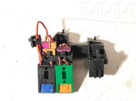 Audi A4 S4 B7 8E 8H Module de fusibles 8E1937503