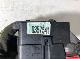 Audi A4 S4 B7 8E 8H Saugiklių blokas 0357541