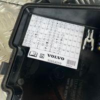 Volvo XC60 Pokrywa skrzynki bezpieczników 31654059