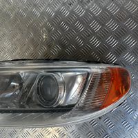 Volvo V70 Etu-/Ajovalo 31353532