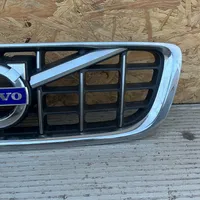 Volvo V70 Grille calandre supérieure de pare-chocs avant 31283895