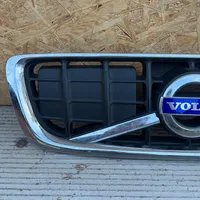 Volvo V70 Grille calandre supérieure de pare-chocs avant 31333689