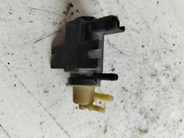 Volvo V40 Supporto di montaggio del filtro dell’olio 70163303