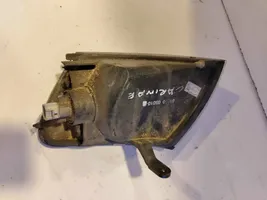 Toyota Carina T210 Indicatore di direzione anteriore 8151005010