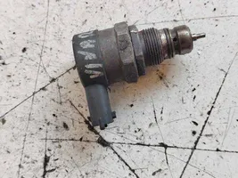 Opel Vivaro Fuel pressure sensor 0281002800