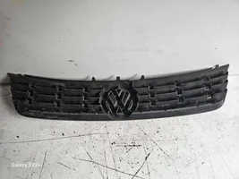 Volkswagen PASSAT B5 Etusäleikkö 3B0853653C