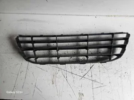 Volkswagen Polo IV 9N3 Kratka dolna zderzaka przedniego 6Q0853677B