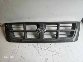 Subaru Forester SF Maskownica / Grill / Atrapa górna chłodnicy 