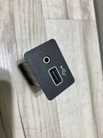 Nissan Micra K14 USB-pistokeliitin 284XB5FA0C