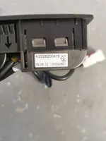 Mercedes-Benz GLE AMG (W166 - C292) Connecteur/prise USB A2228200415