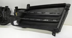 Tesla Model S Kratka dolna zderzaka przedniego 1007269-00-F