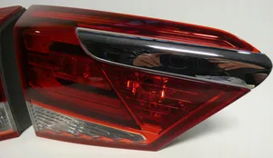 Hyundai i40 Lampy tylne / Komplet 92404-325