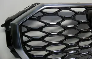 Audi RS Q3 Sportback Etupuskurin ylempi jäähdytinsäleikkö 83F853651B