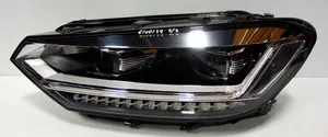 Volkswagen Touran III Lot de 2 lampes frontales / phare 5TB941082A