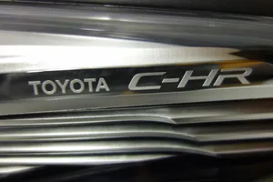 Toyota C-HR Etu-/ajovalon valaisimen sarja 81110-F4170-00