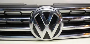 Volkswagen Touareg II Maskownica / Grill / Atrapa górna chłodnicy 7P6853651J