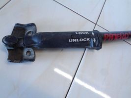 Mitsubishi Pajero Tavaratilan luukun hydrauliikkasarja 5822A020