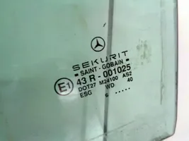 Mercedes-Benz E W210 Szyba drzwi bocznych / przesuwnych 