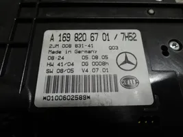 Mercedes-Benz A W169 Etuoven sisävalo A1698206701