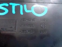 Fiat Stilo Kita centrinė konsolės (tunelio) detalė 