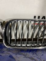 BMW 6 F12 F13 Maskownica / Grill / Atrapa górna chłodnicy 51137212850