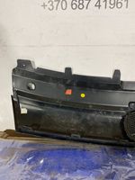 Volkswagen Polo V 6R Etupuskurin ylempi jäähdytinsäleikkö 6R0853653E