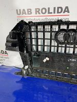 Audi Q3 8U Maskownica / Grill / Atrapa górna chłodnicy 8U0853653A