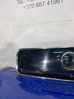 Audi A2 Grille calandre supérieure de pare-chocs avant 8Z0853321