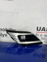 Mitsubishi Outlander Moldura/rejilla de la luz antiniebla delantera 6400J303